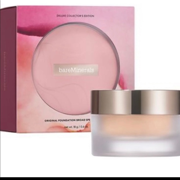 Bareminerals Deluxe Collector’s in Medium Beige 12